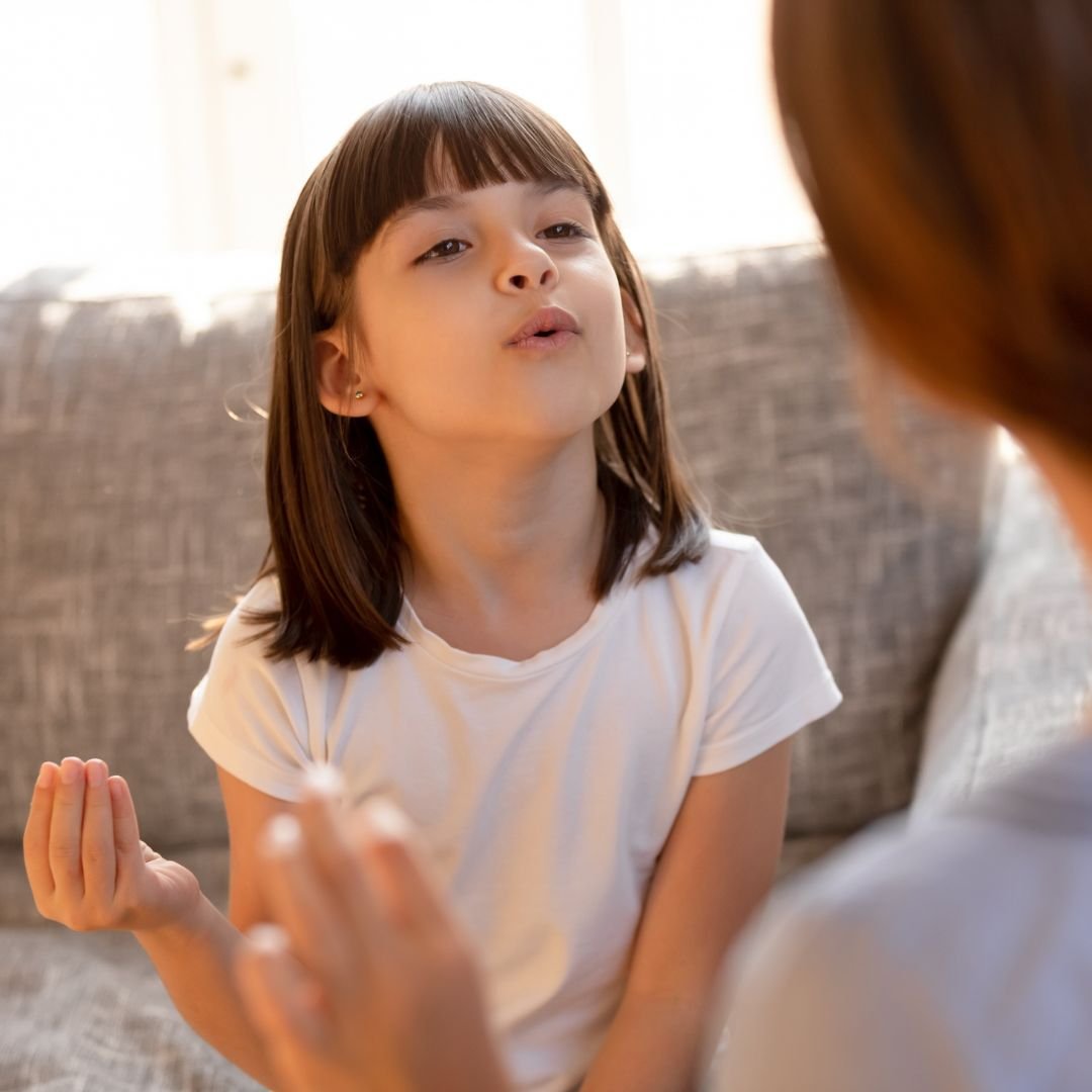 Criança conversando
